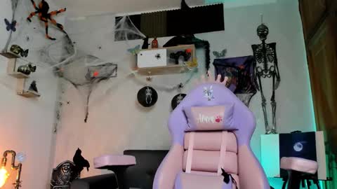 Alaia online show from November 3, 10:14 pm