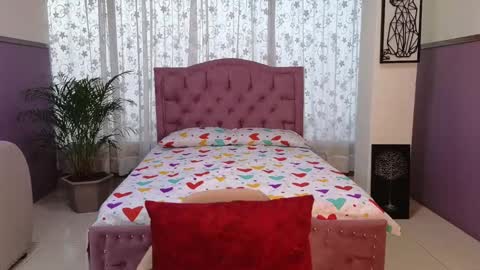 Snapshot of alaia_skater chatting on October 5, 11:48 am Alaia Skater online show from October 5, 11:48 am
