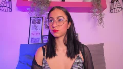 Alana online show from December 1, 1:03 pm