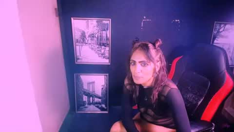 alanadelray online show from November 27, 10:07 am