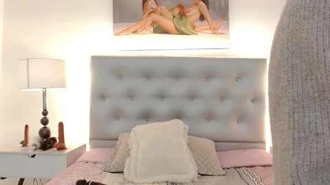 alana online show from December 18, 3:33 am