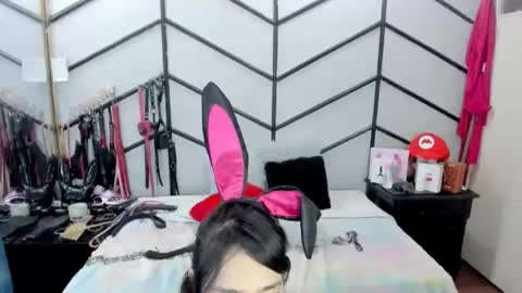 Alana online show from April 14, 7:25 pm