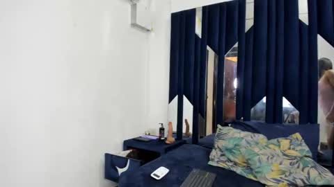 alannaht online show from April 29, 2:09 pm