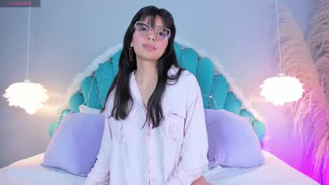 Alassia Hocthner online show from December 5, 12:06 pm