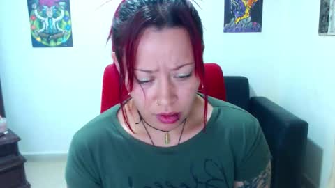 Snapshot of aleja2530 chatting on October 14, 11:18 pm aleja online show from October 14, 11:18 pm