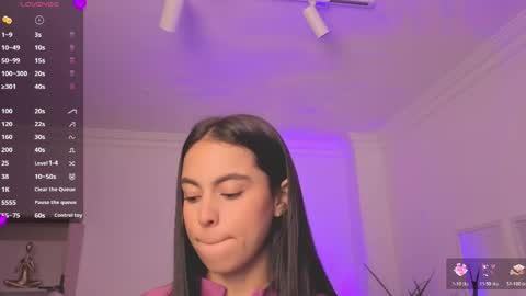 Alejandra online show from May 27, 11:40 am