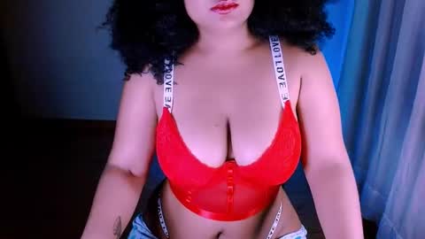 Snapshot of alejandra_conde chatting on February 19, 12:03 am Alejandra online show from February 19, 12:03 am