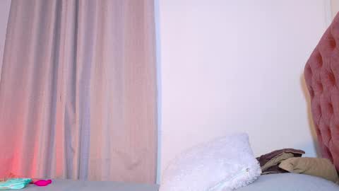 alejandra_dunn1 online show from April 8, 7:49 pm