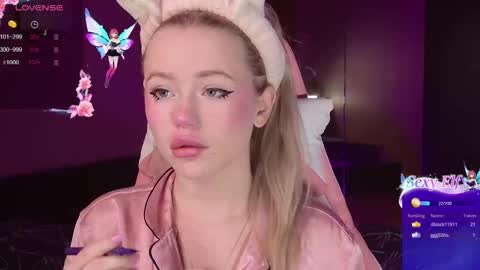 Lexi online show from March 7, 3:51 am