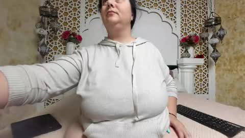 alesha_arabian_ online show from January 7, 5:11 am