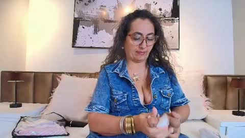 Alessandra online show from June 2, 12:17 pm