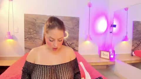 Snapshot of alessia12_ chatting on October 13, 8:44 pm Alessia online show from October 13, 8:44 pm