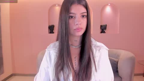 Snapshot of alessiacorleone_ chatting on December 6, 12:27 pm Alessia online show from December 6, 12:27 pm