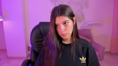 Snapshot of alessiacorleone_ chatting on January 8, 8:07 pm Alessia online show from January 8, 8:07 pm