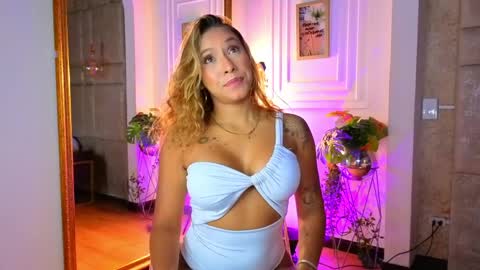 Alessia online show from April 11, 8:40 am