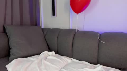 Alexa Millers online show from February 15, 8:11 am