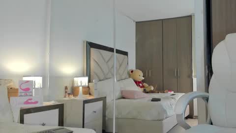 alexa_tobar online show from October 2, 9:53 pm