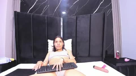 alexagrace12 online show from February 5, 7:28 pm