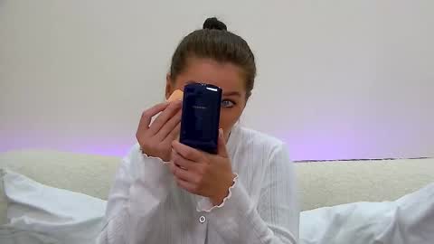 AlexandraBloom online show from October 1, 7:52 pm