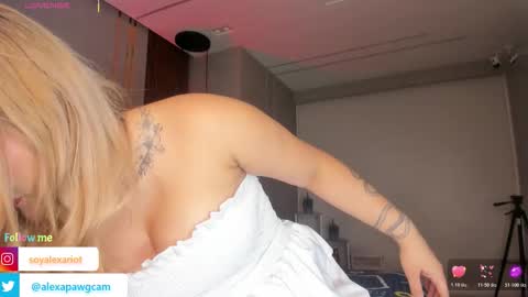 Snapshot of alexariot1 chatting on October 22, 10:04 pm alexariot1 online show from October 22, 10:04 pm