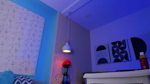 Snapshot of alexariot1 chatting on December 12, 1:10 am alexariot1 online show from December 12, 1:10 am