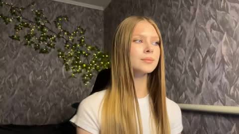 Alexia online show from May 30, 4:37 pm
