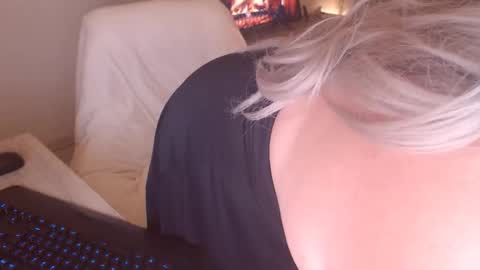 Jhoa online show from October 11, 11:07 pm