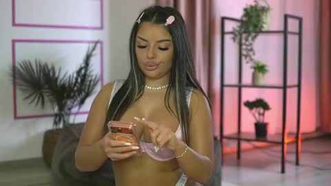 alexxiskye online show from April 7, 5:09 am