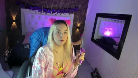 Snapshot of alezzafox__ chatting on October 11, 7:02 am alezzafox__ online show from October 11, 7:02 am