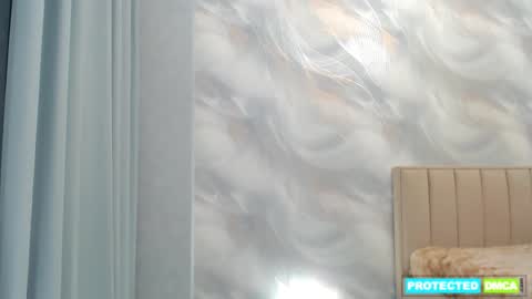 Snapshot of alica_webcam chatting on February 18, 7:32 pm Alice online show from February 18, 7:32 pm