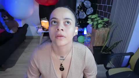 Alice online show from December 19, 11:25 pm