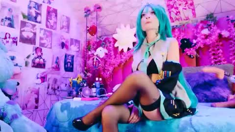     online show from June 1, 8:32 pm