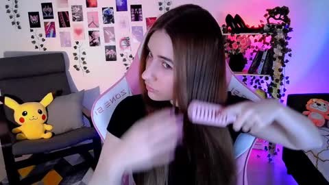 Snapshot of alicecharmy chatting on December 10, 12:27 pm alicecharmy online show from December 10, 12:27 pm