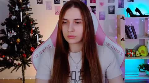Snapshot of alicecharmy chatting on December 18, 12:29 pm alicecharmy online show from December 18, 12:29 pm