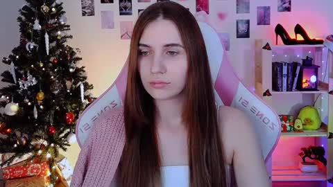 Snapshot of alicecharmy chatting on December 22, 12:38 pm alicecharmy online show from December 22, 12:38 pm