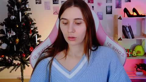 Snapshot of alicecharmy chatting on December 19, 12:01 pm alicecharmy online show from December 19, 12:01 pm