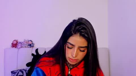 Alice  online show from April 28, 10:57 pm