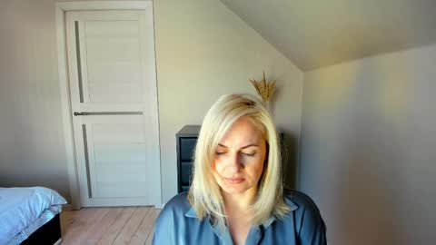 Alicee online show from February 19, 10:01 am