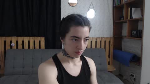 alicee_logan_ online show from February 1, 1:23 am