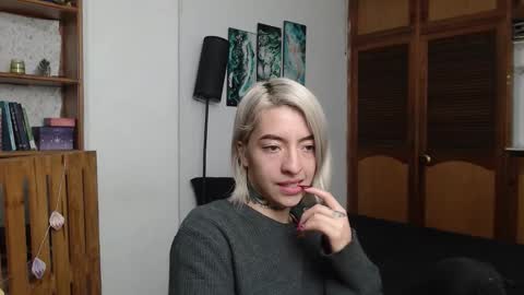 alicee_logan_ online show from March 11, 3:00 am