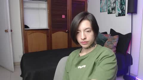 alicee_logan_ online show from November 29, 2:48 am