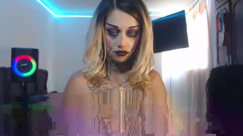 aliceesmiths online show from October 27, 6:57 pm