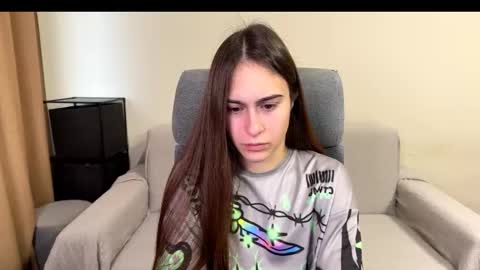 alicekollt online show from December 4, 11:45 am