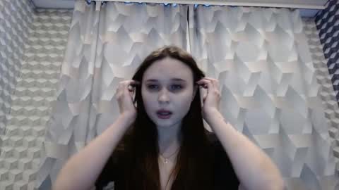 alicemayflower online show from November 16, 12:27 pm