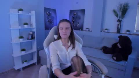 Alice online show from November 21, 4:03 am