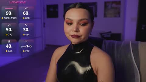 Alice online show from November 10, 9:10 pm