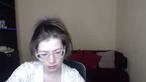 Alicia online show from February 8, 6:33 am