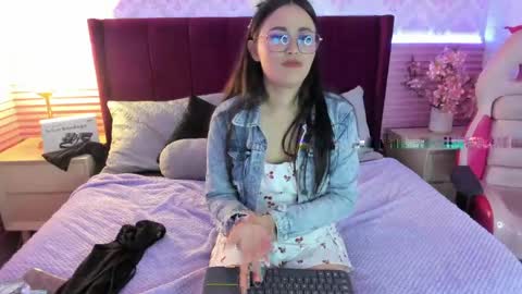 Alicia  online show from May 6, 8:57 pm