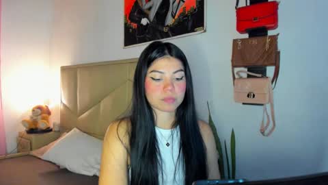 Snapshot of aliciabiden chatting on September 14, 6:11 am aliciabiden online show from September 14, 6:11 am