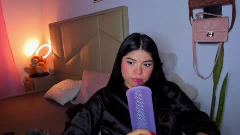 Snapshot of aliciabiden chatting on October 2, 8:30 am aliciabiden online show from October 2, 8:30 am
